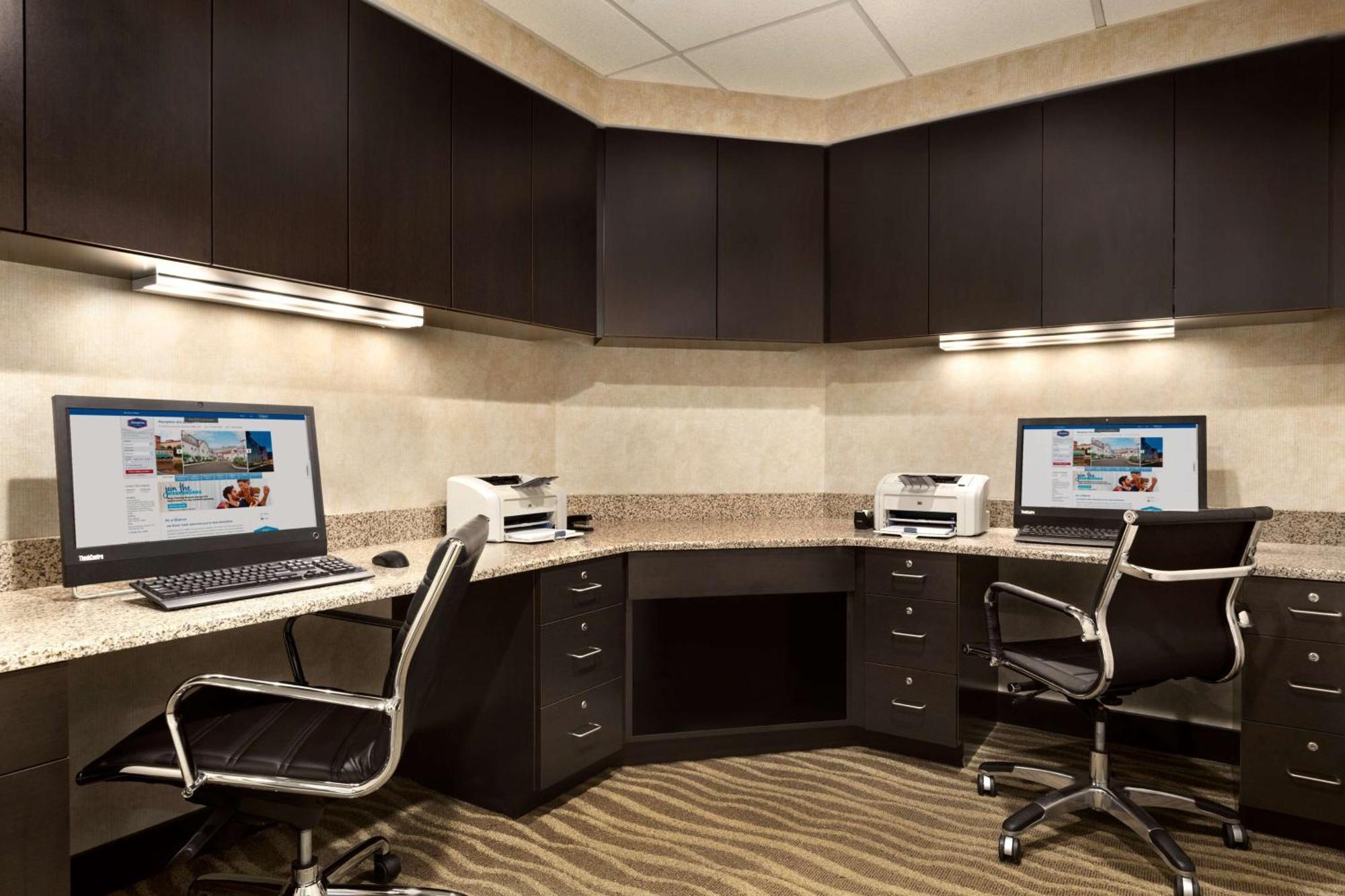 Hampton Inn Dover Bagian luar foto