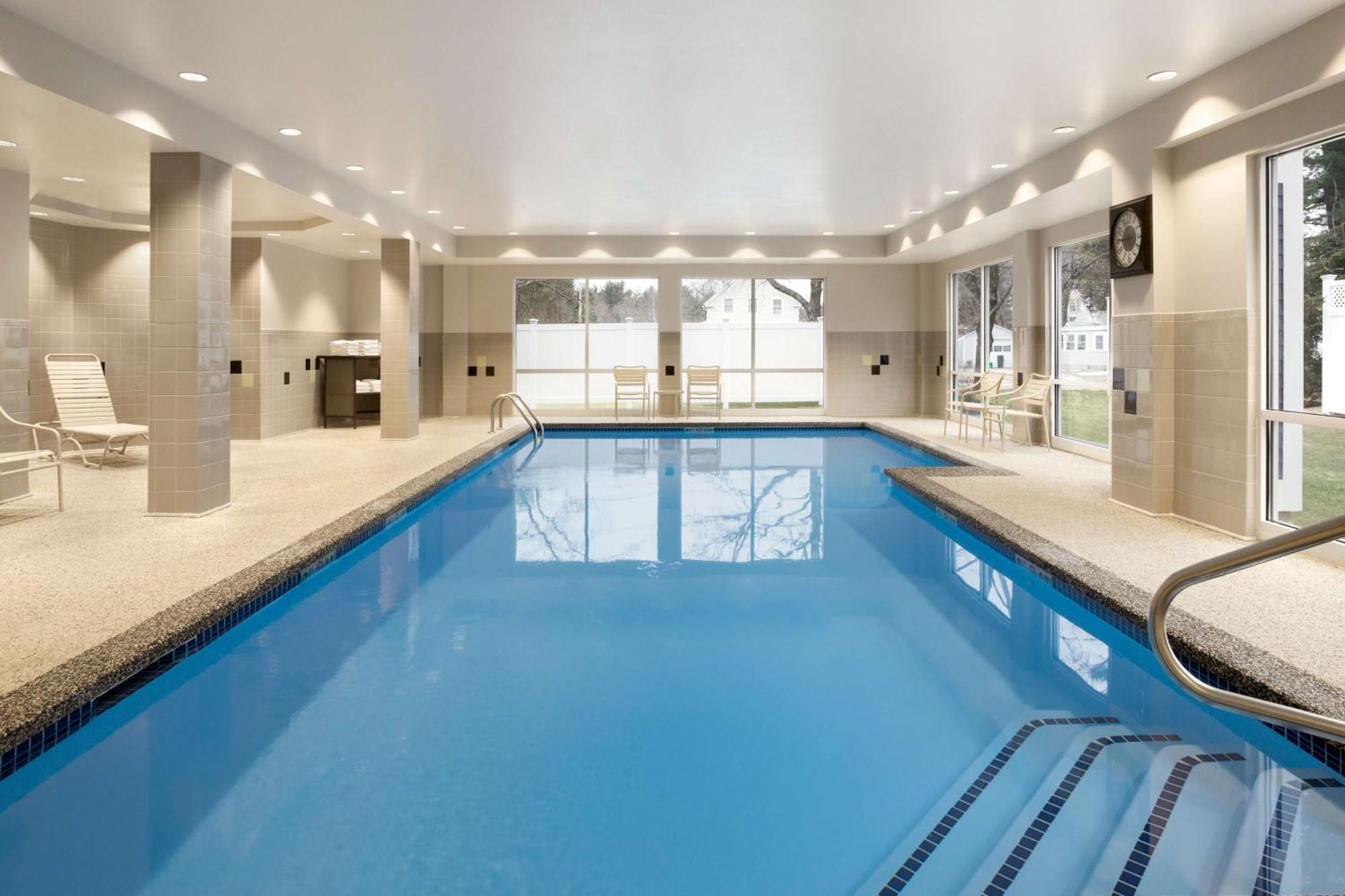 Hampton Inn Dover Bagian luar foto