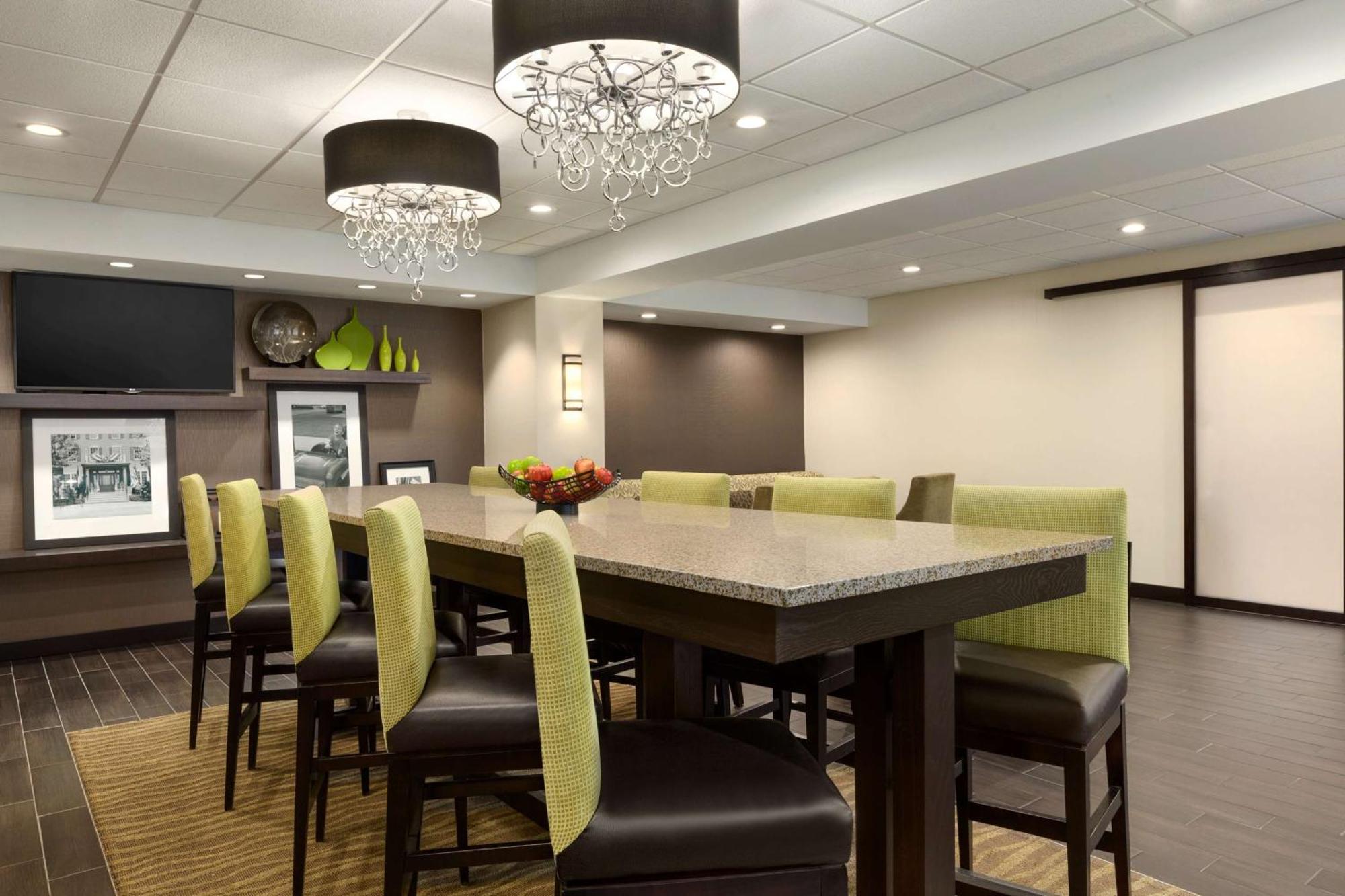 Hampton Inn Dover Bagian luar foto