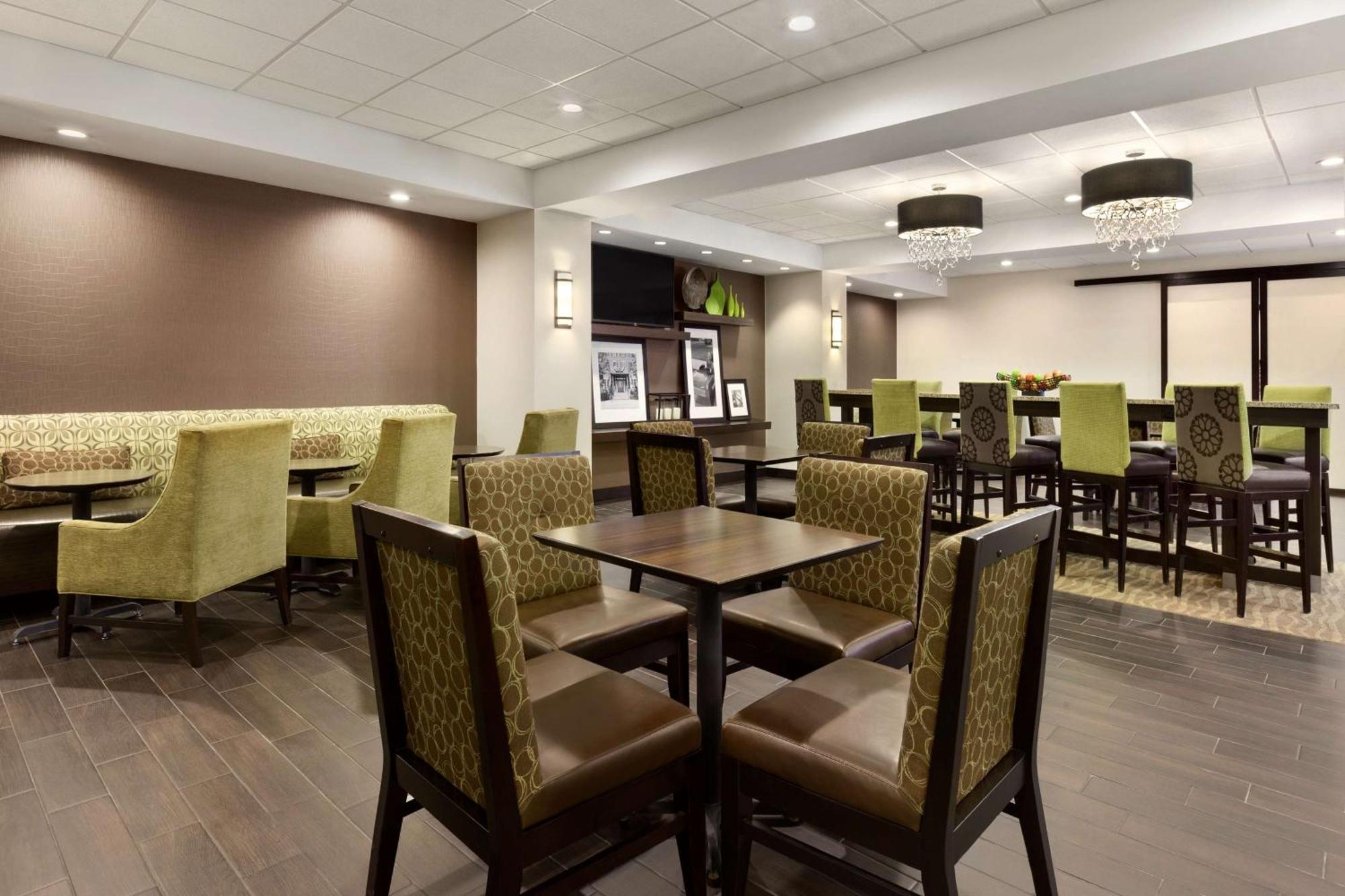 Hampton Inn Dover Bagian luar foto