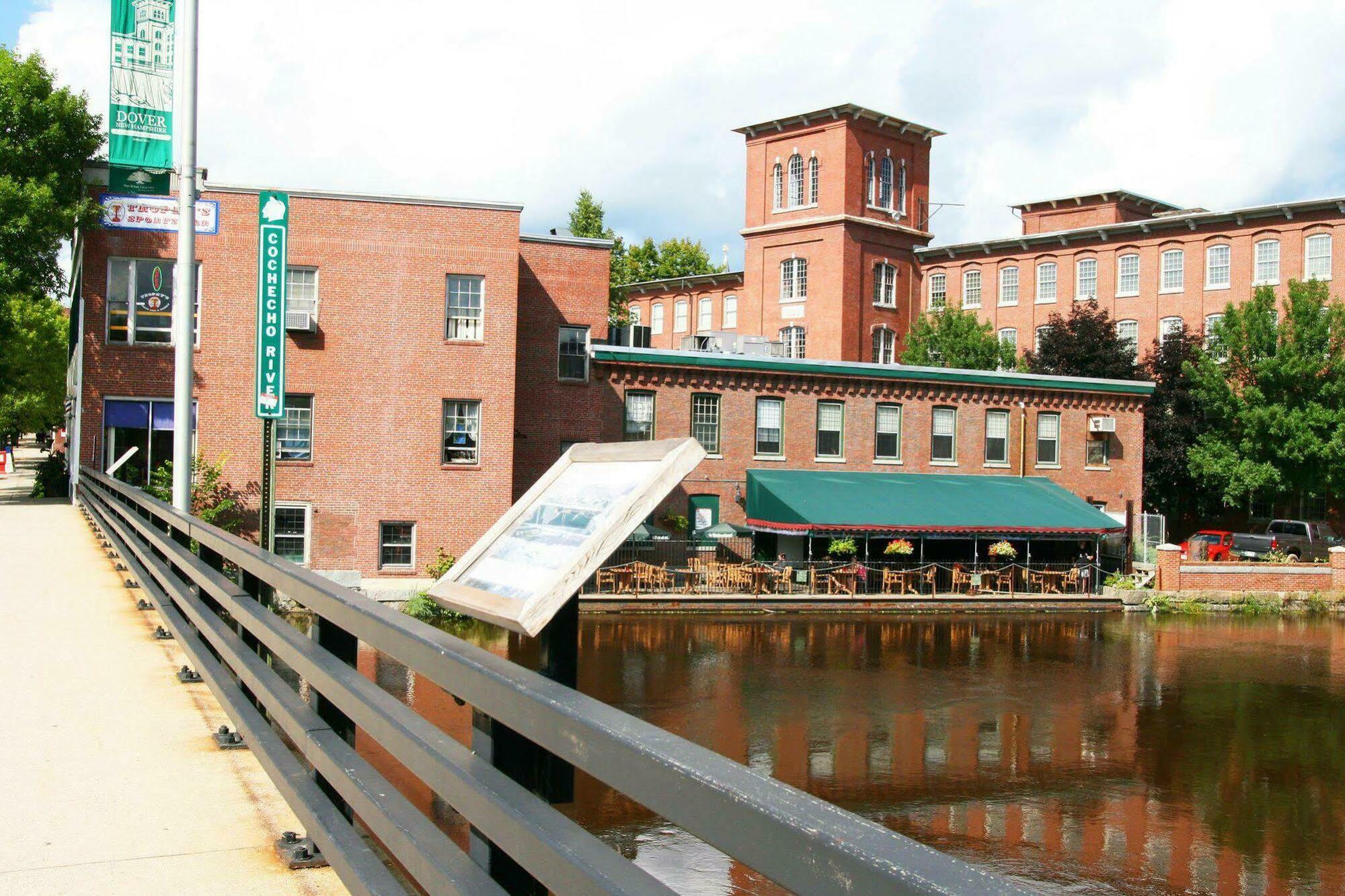 Hampton Inn Dover Bagian luar foto